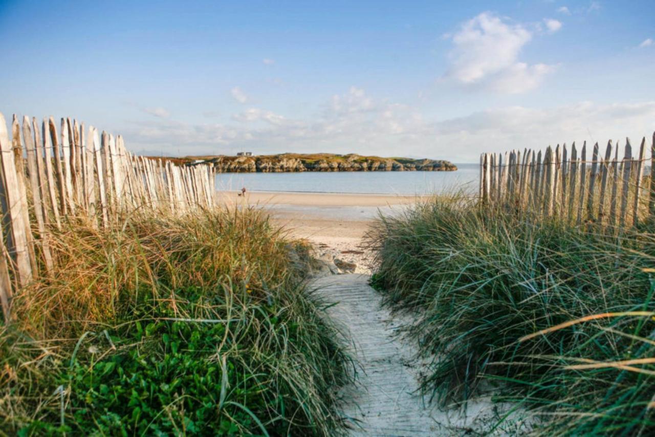 Charming 2 Bed House Near Rhoscolyn Discounts For Villa Holyhead Bagian luar foto